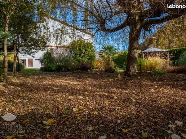 Propriété 15 pièces 650 m² 