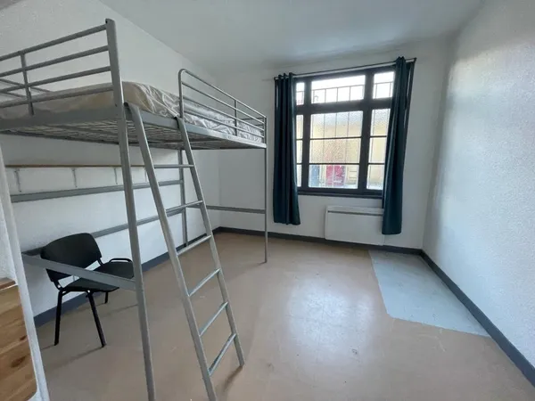 Talence Roustaing - (Rue Armand Fallières) - Coquet T1 