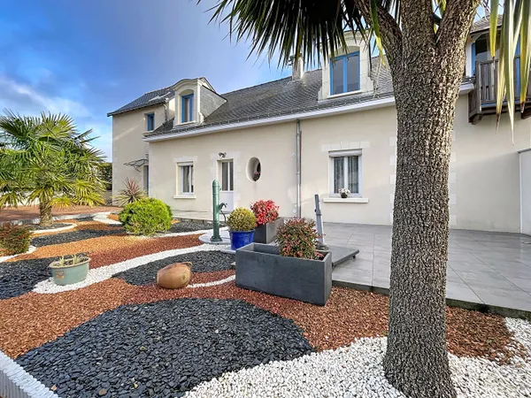 Maison 8 pièce(s) 231.80 m2 