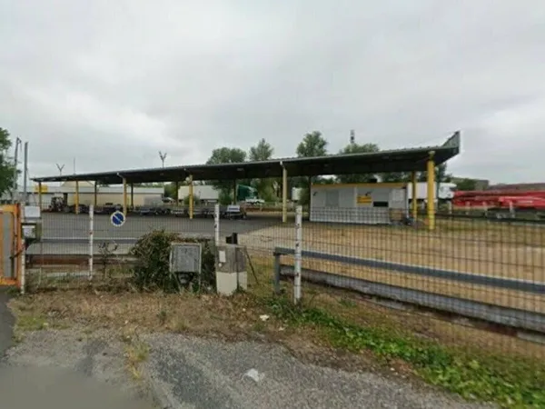 Local d'activité 700 m² 