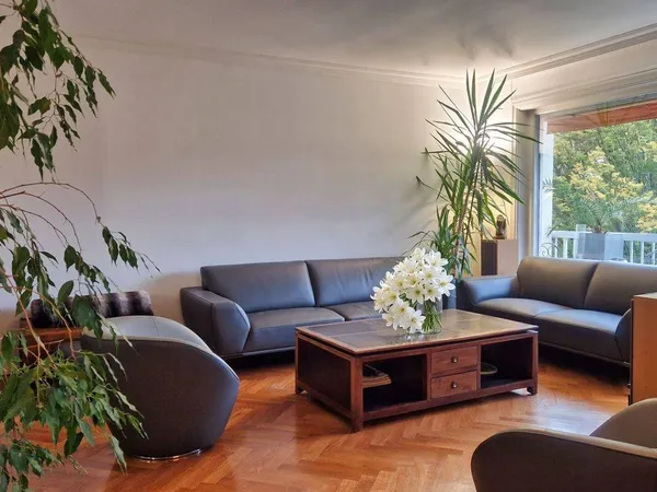 Appartement 6 pièces 140 m² 