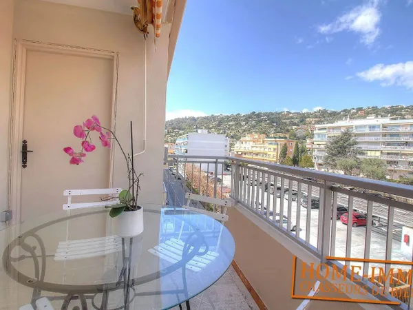 Studio 1 pièce 27 m² 