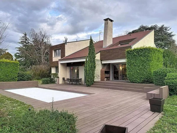 Villa 8 pièces 228 m² 