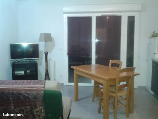 Appartement T2 sur salon bien situé et récent 