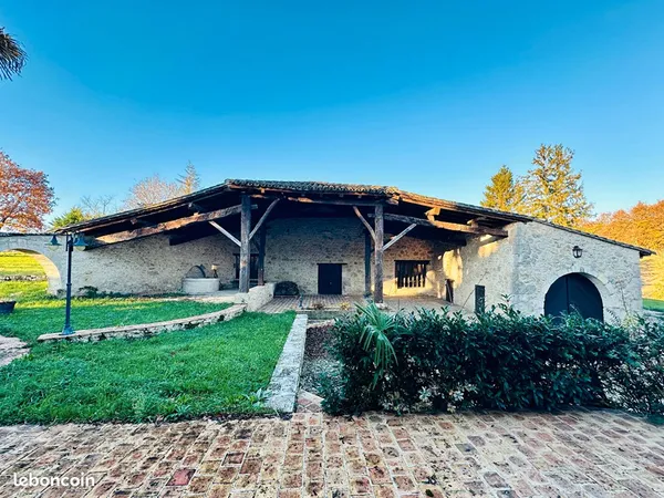 Propriété 9 pièces 362 m² 