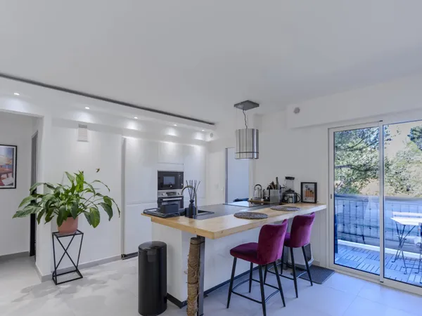 Le CANNET - 2 pièces - 38,73 m2 - Les Cigales - Parking Terrasse - Climatisation 