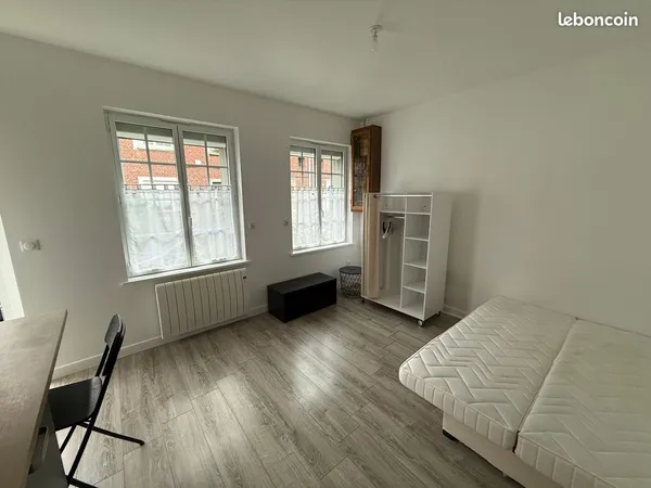Studio calme et lumineux à 5 min de la gare d'Amiens 