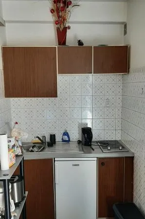REF 00019 STUDIO MEUBLE PROCHE DES COMMODITES PROCHE CENTRE 