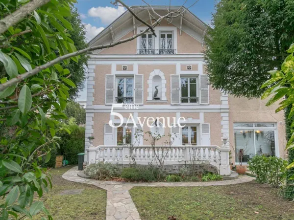 Maison 8 pièces 200 m² 