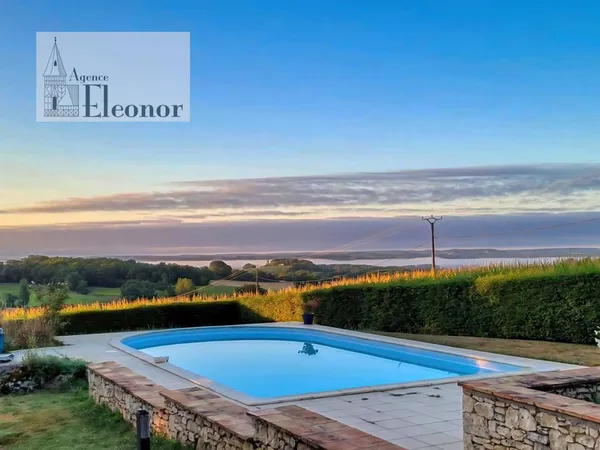 Belle maison de Maçon isolée avec vue 
