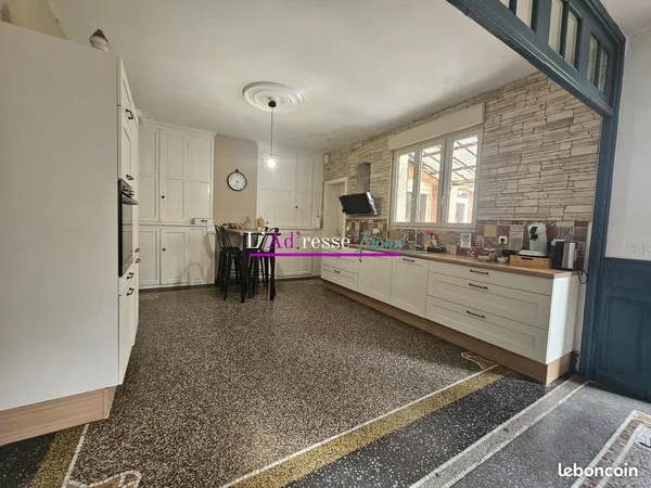 Maison 10 pièces 182 m² 