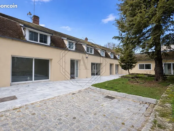 Propriété 8 pièces 264 m² 