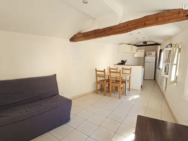 Studio 1 pièce 23 m² 