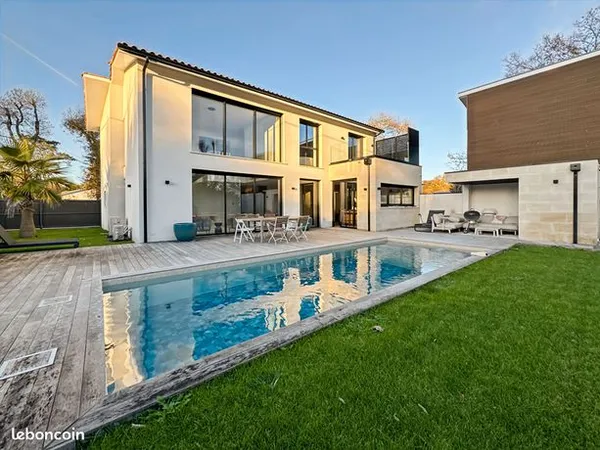 Maison 6 pièces 165 m² 