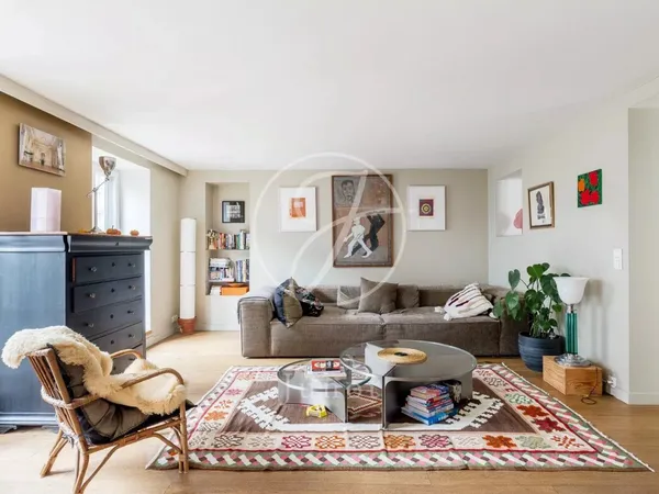 Paris 10e - PETITES ÉCURIES - Appartement à vendre - 3 pièces - 
