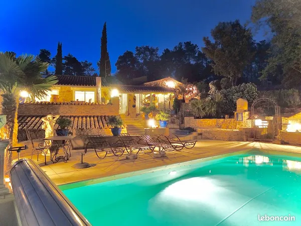 Maison 9 pièces 342m2 
