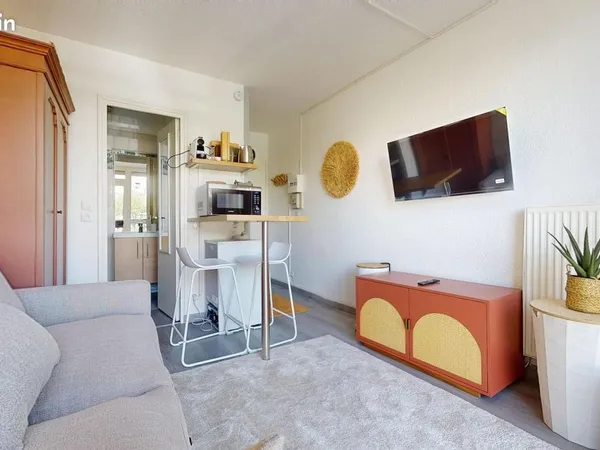 Studio 1 pièce 14 m² 