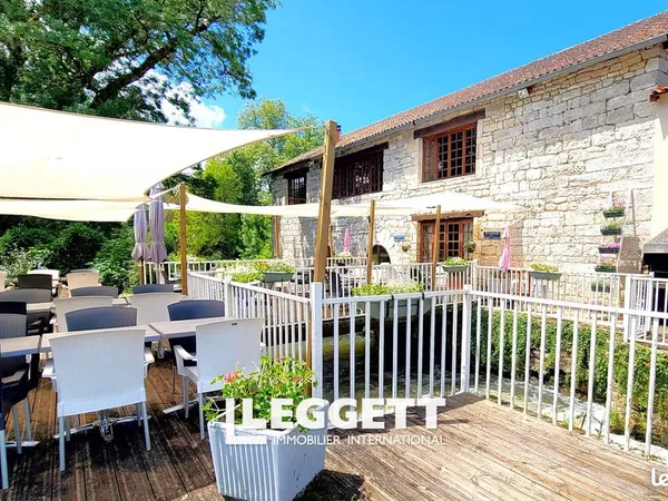 Commerce restaurant, discothèque 180 m² 
