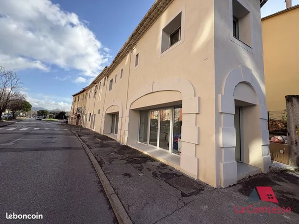 Local commercial 23 m² Aubagne 
