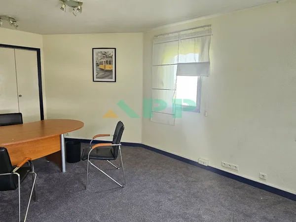 Bureau DIVISIBLE - RN7 - JUVISY SUR ORGE - Total 16.86m² 