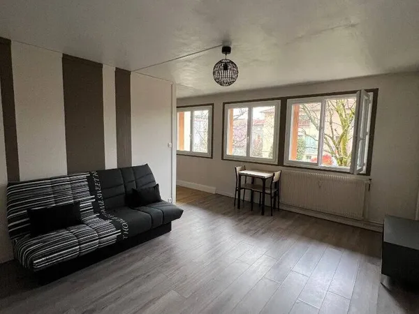 Studio 1 pièce 32 m² 