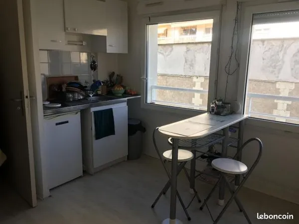 Studio 1 pièce 20 m² 
