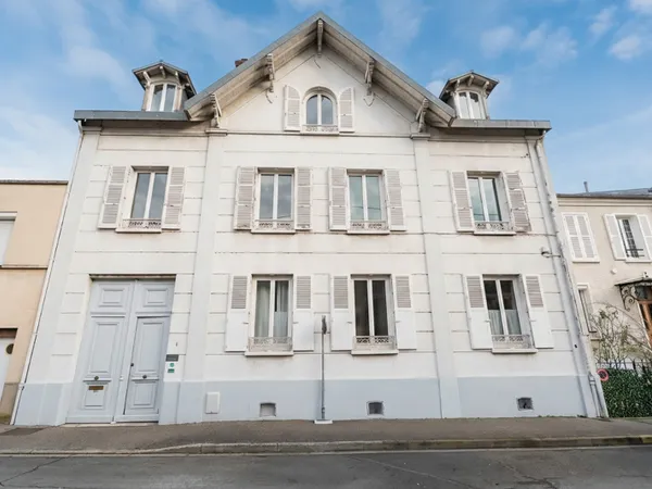 Maison 12 pièces 290 m² 