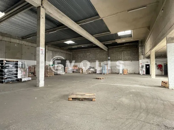 Entrepôt 8298 m² 