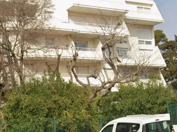 SETE (34) - Propose T2 39m², parking extérieur - piscine 
