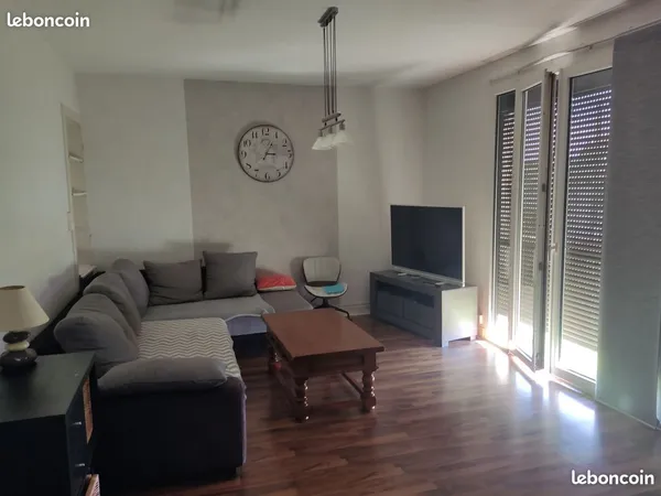 Loue T3 tout équipé refait à neuf 