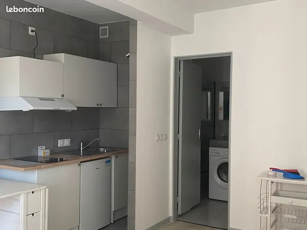 Loue studio castres 22m2 400e 