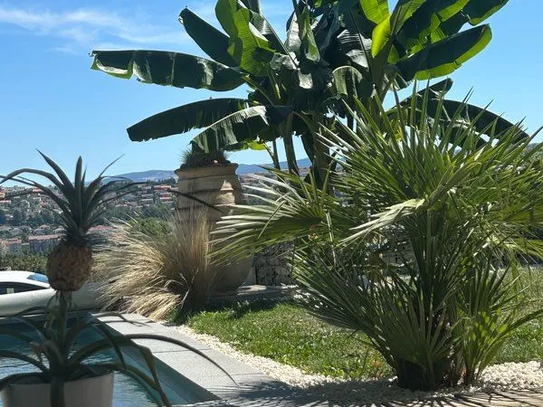 Appartement Rez de jardin 142 m² 