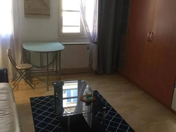 Studio 1 pièce 21 m² 