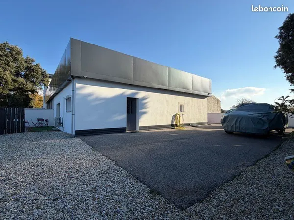 Maison et garage 
