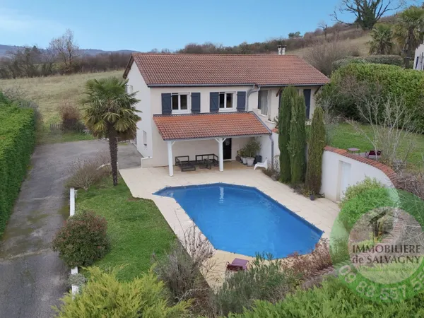 Maison familiale de 133 m2 habitables sur terrain clos et ar 