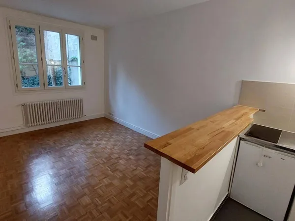 Studio 1 pièce 22 m² 
