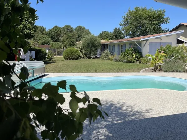 Villa t4 avec grand garage - dépendance aménagée - piscine - grand terrain 