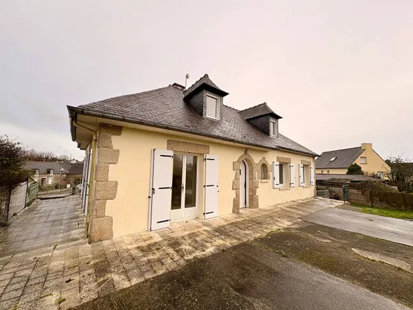 Maison de plain-pied 7 pièces 137 m² 