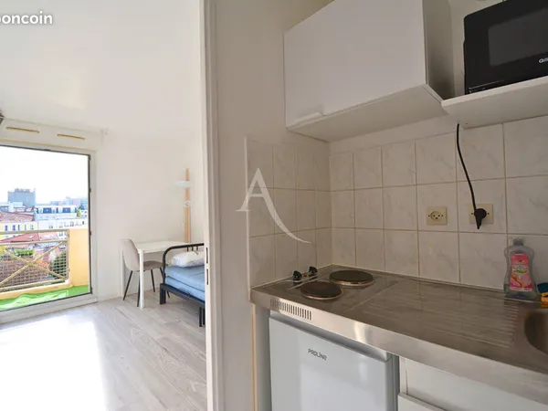 Studio 1 pièce 17 m² 