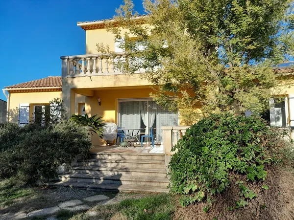 Villa - 5 pièces - 136 m² 