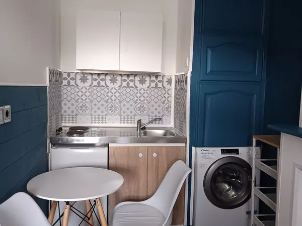Valenciennes, studio meublé refait à neuf, 14 m2, 370 charges comprises 