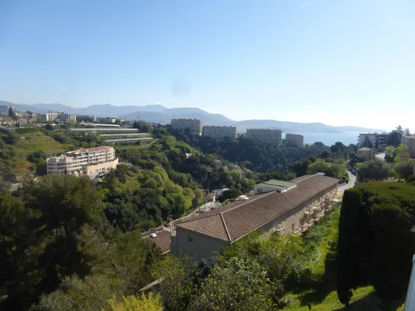 NICE OUEST - FABRON - STUDIO - TERRASSE - VUE MER - CAVE - GARAGE 