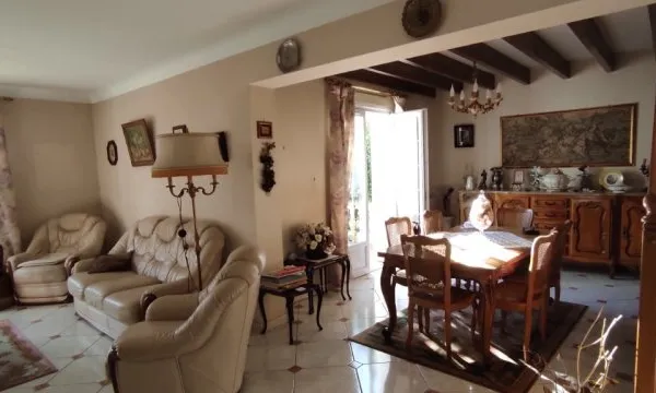A SAISIR ! JOLIE MAISON DE 121 MÂ² SH TBE, 4 CHAMBRES + STUDIO ME