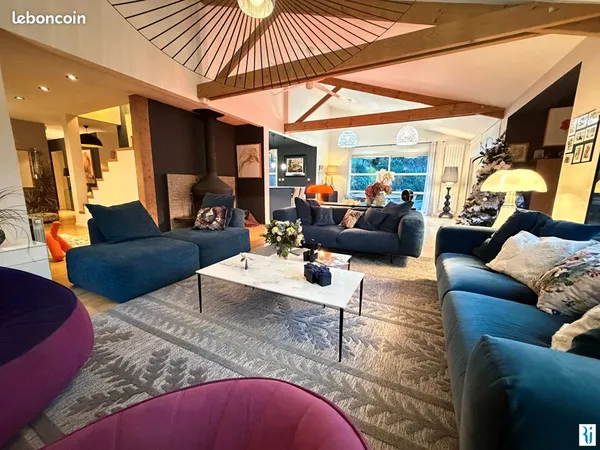 Maison 7 pièces 206 m² 