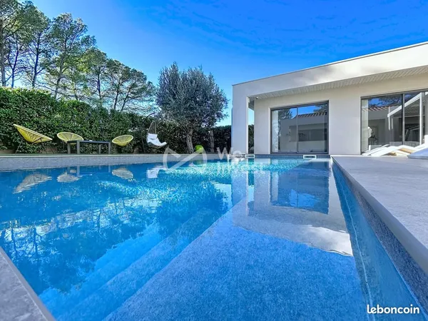 Villa 5 pièces 220 m² 