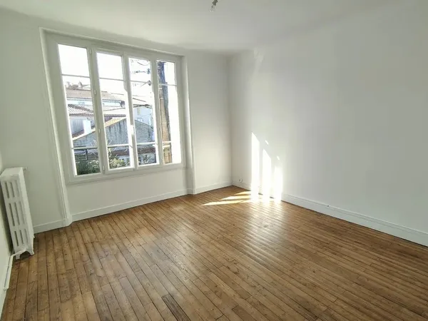 Location appartementmeublé, 2 pièces, 50m², les Halles, la Roche sur Yon 