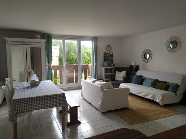 Vends appartement 98m² 3 chambres 1 bureau 1 box 1 cave 