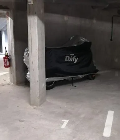Parking 2 roues sécurisé à vendre | 38 boulevard Gustave Roch (Ile de Nantes, République) 