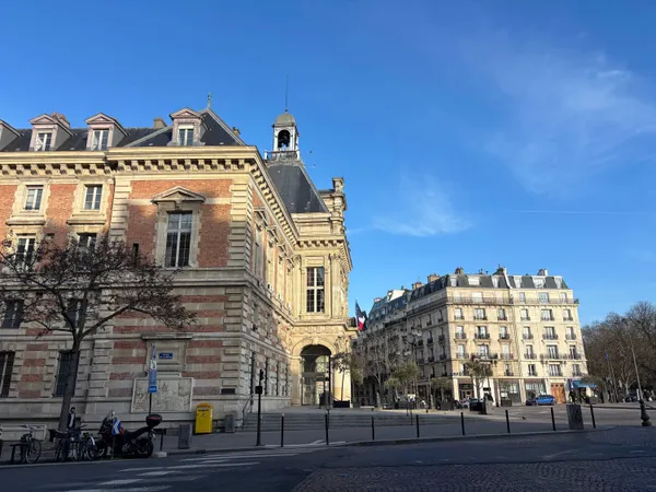 VENDS 5 PIECES 119m² 3 CHAMBRES LES BUTTES CHAUMONT 