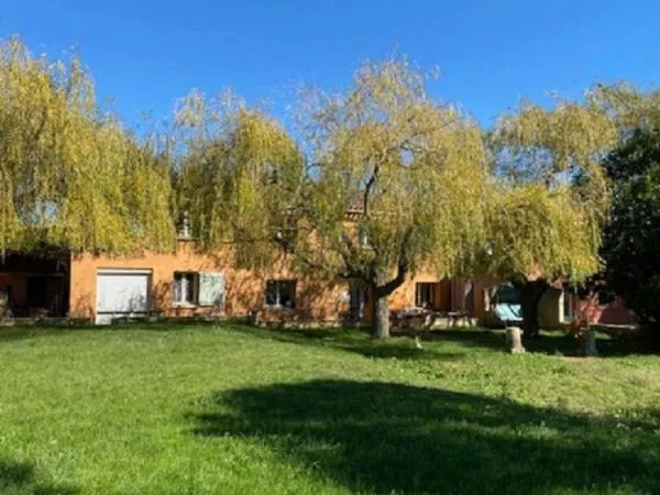 Domaine agricole 18 pièces 347 m2 + 10 Hectares de terre 
